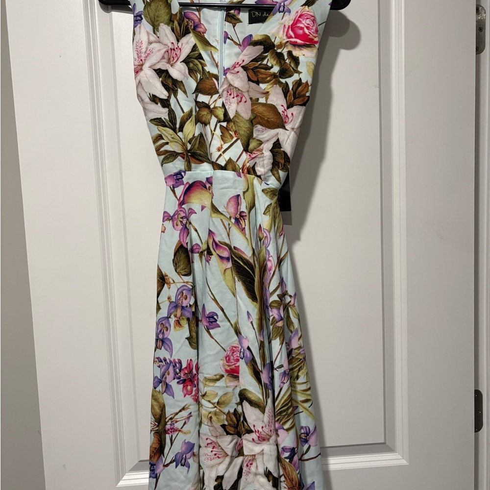 Elegant Floral Maxi Dress in Multicolor